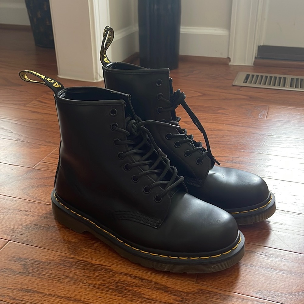 Dr. Martens 1460 Smooth Leather Lace Up Boot